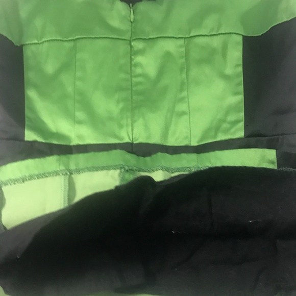 Green & Black Satin Corset-Style Sleeveless Top - Picture 7 of 12